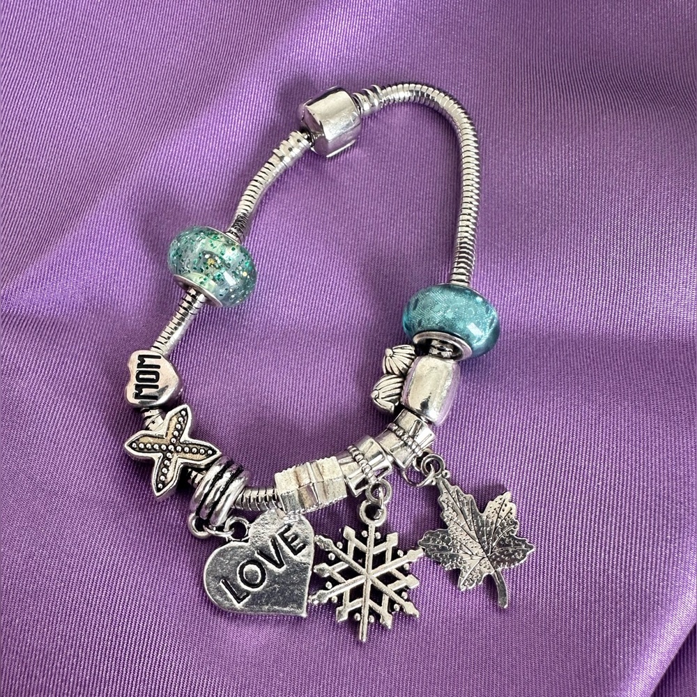 Charm Bracelet Silver Tone w/ Mom 925 Charm | Love Heart Snowflake Leaf Beads